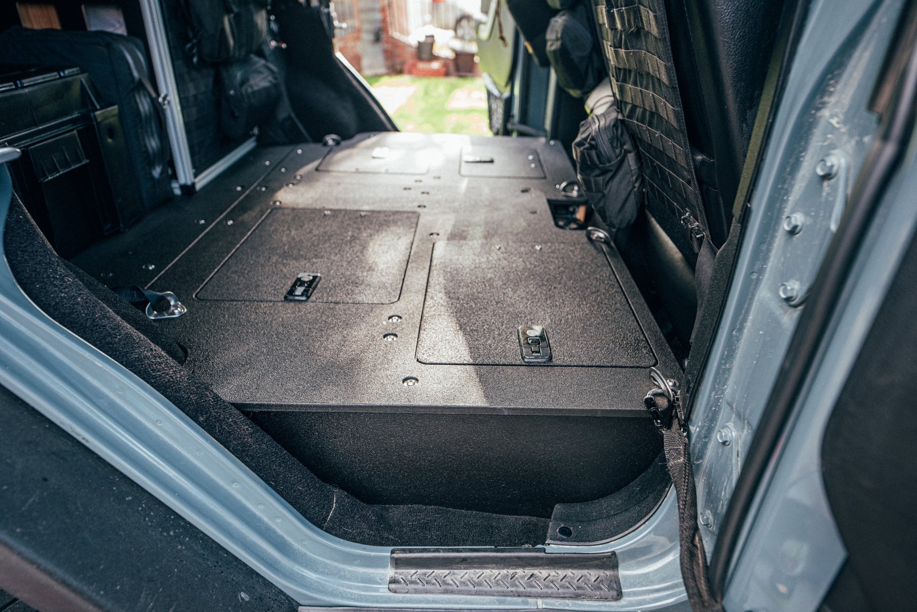 Goose Gear Stealth Sleep Package for Jeep Wrangler JKU 4 Door